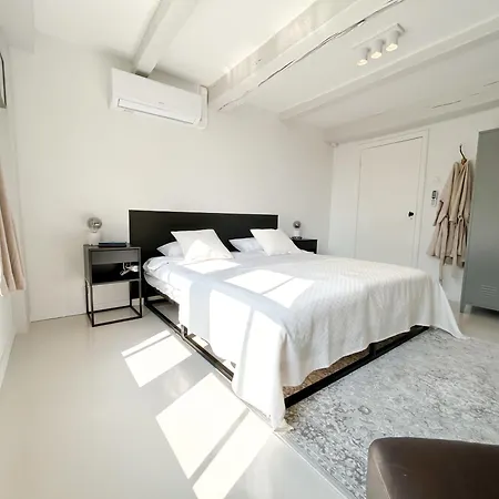 Apartment Wijnkopershuis Hendricksz Amsterdam